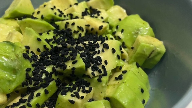 Vitamin Deposu: Avokado Salatası