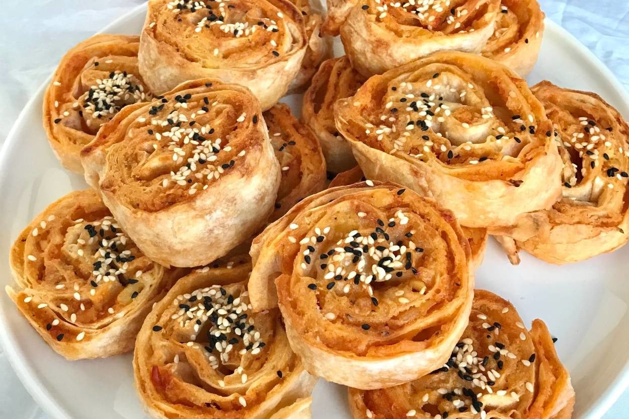 Nefis Görünümüyle: Patatesli Rulo Börek