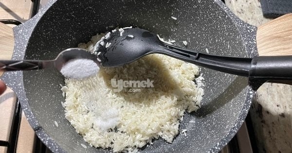 2-kisilik-pilav-tarifi-asama-4-yeni