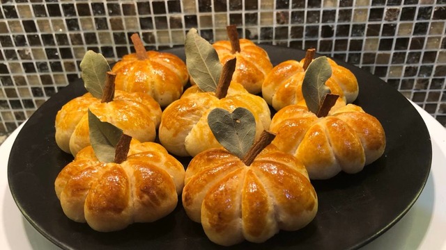 Sofralara Renk Katacak: Bal Kabağı Poğaça