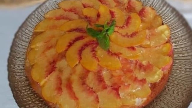 Dilim Dilim Lezzet: Şeftalili Ters Yüz Kek