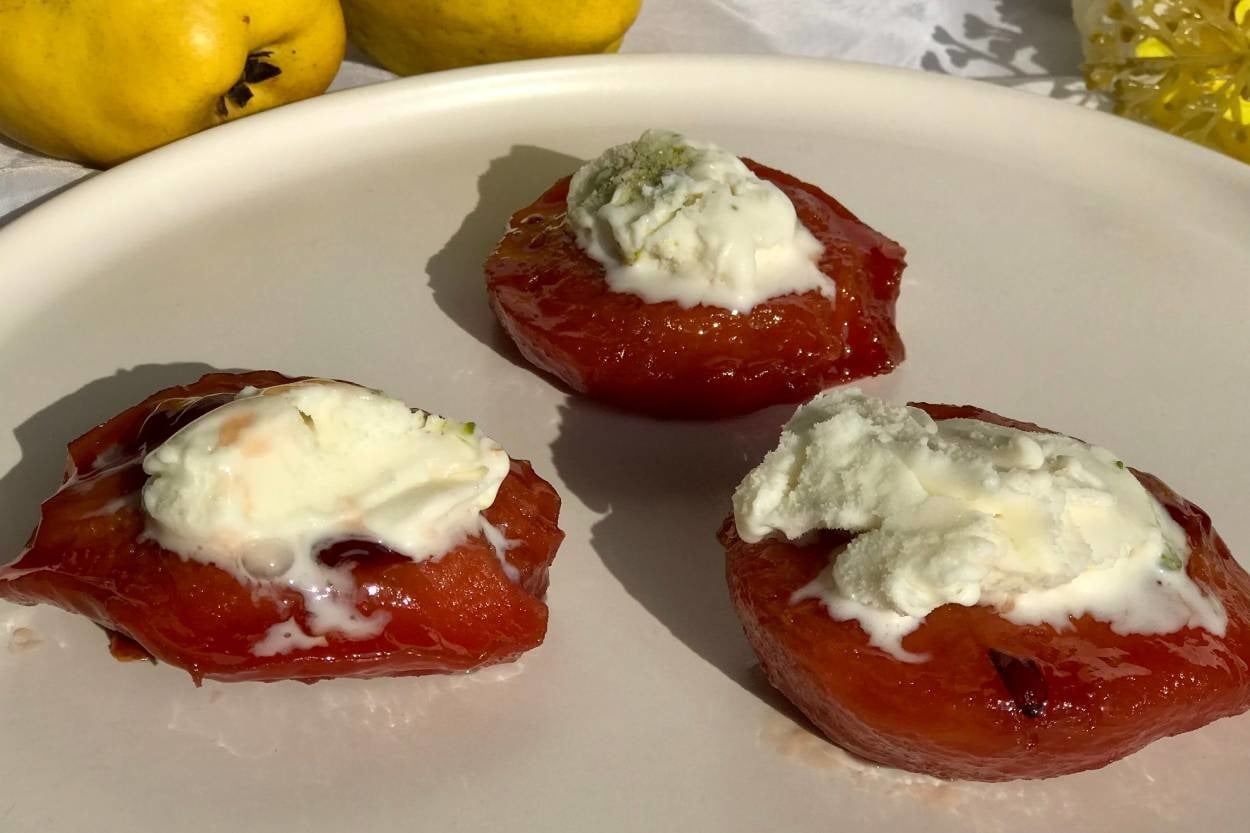 Mükemmel Rengiyle: Dondurmalı Ayva Tatlısı
