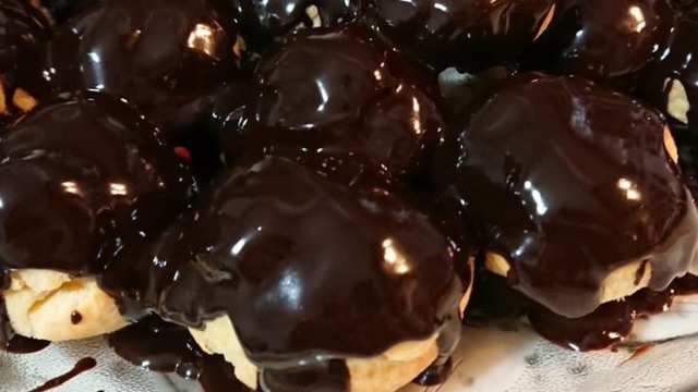 Yedikçe Yediren: Çikolata Soslu Profiterol