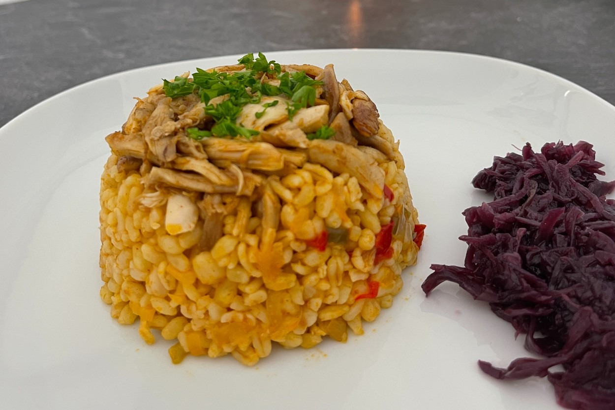 Tek Başına Menü: Bulgur Pilavı Üstü Tavuk