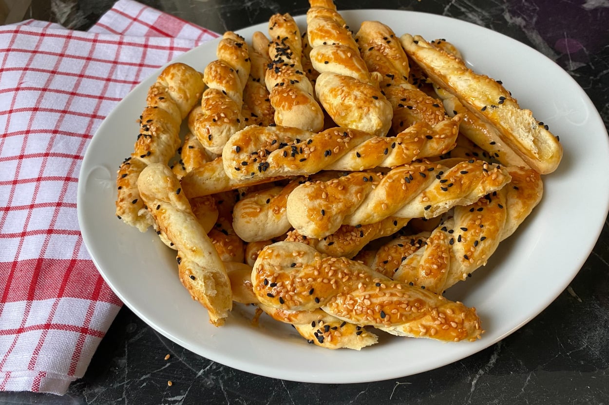 Tam Bir Çay Lezzeti: Örgülü Kurabiye