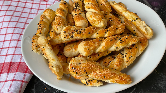 Tam Bir Çay Lezzeti: Örgülü Kurabiye