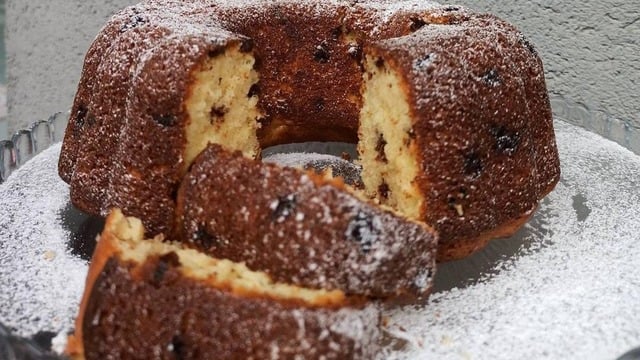 Çayın Kadim Dostu: Damla Çikolatalı Kolay Kek