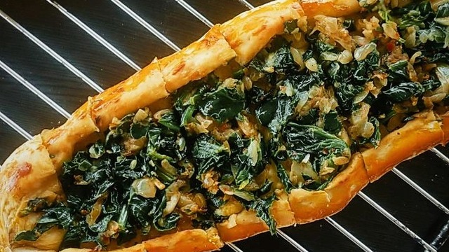 Çıtır Çıtır Hamuruyla: Ispanaklı Pide