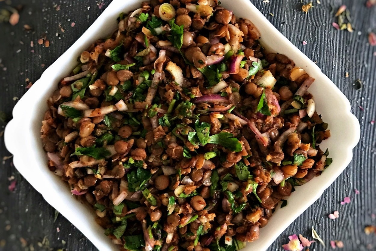 Doyuruculuk Onun İşi: Yeşil Mercimek Salatası