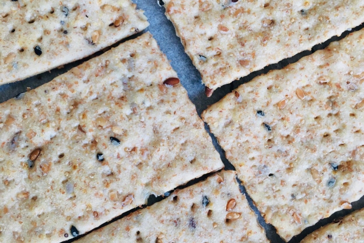 İster Tatlı İster Tuzluyla: Kolay Gevrek Ekmek