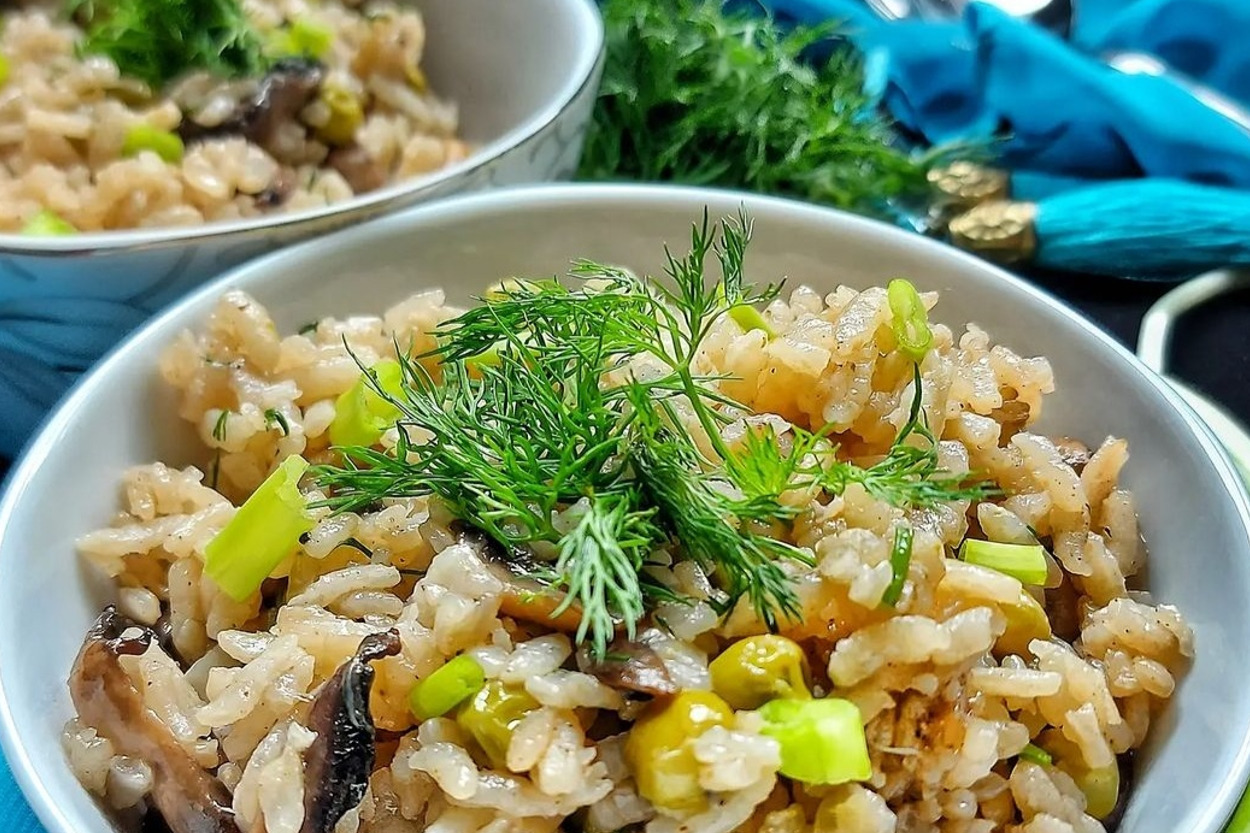 Her Yemeğin Yanına Olur: Mantarlı Pirinç Pilavı