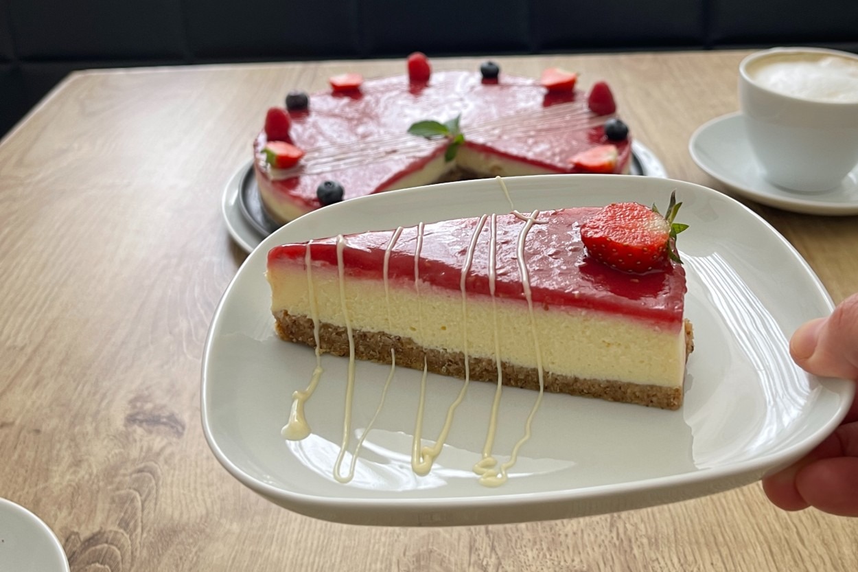 Yumuşacık Kremasıyla: Frambuazlı Ev Yapımı Cheesecake