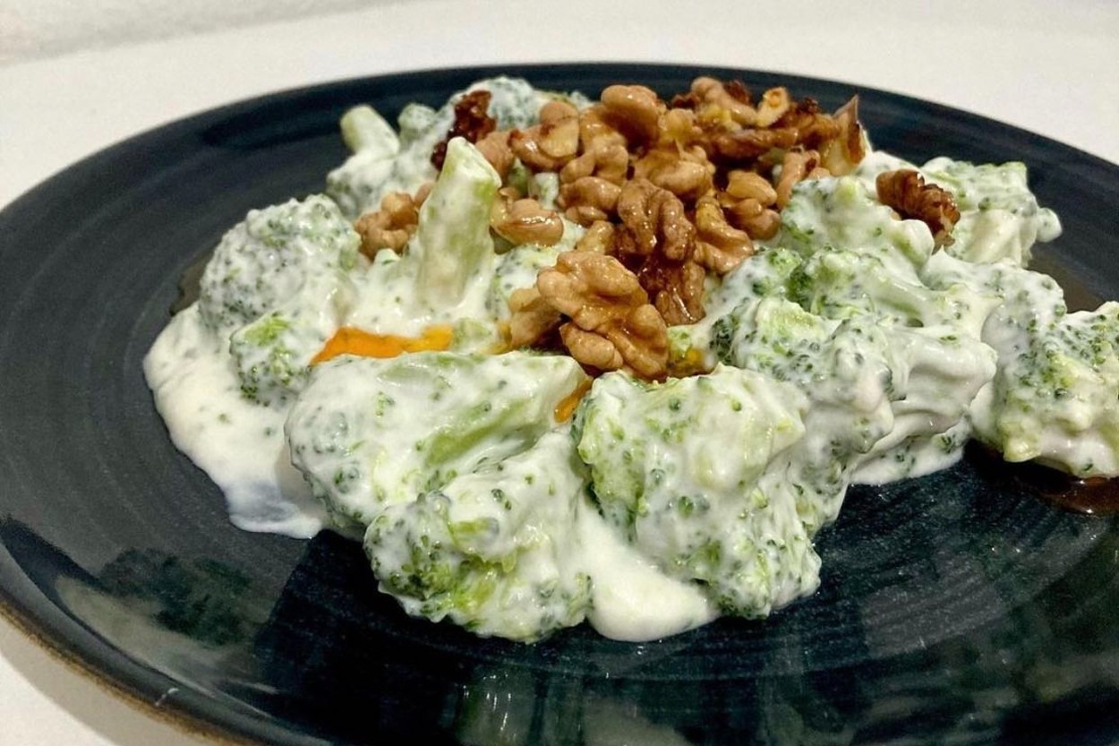 Pratik Lezzet: Yoğurtlu Brokoli Salatası