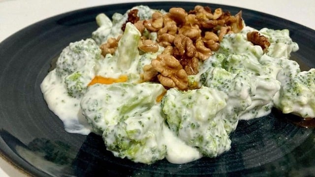 Pratik Lezzet: Yoğurtlu Brokoli Salatası