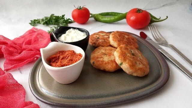 Daha Ekonomik: Tavuk Köftesi