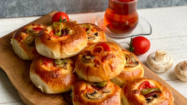 Yumuşacık Kıvamıyla: Pizza Poğaça