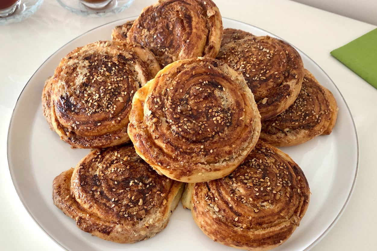 Taze Çıktı: Tahinli Rulo Çörek