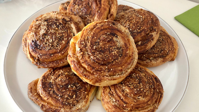 Taze Çıktı: Tahinli Rulo Çörek