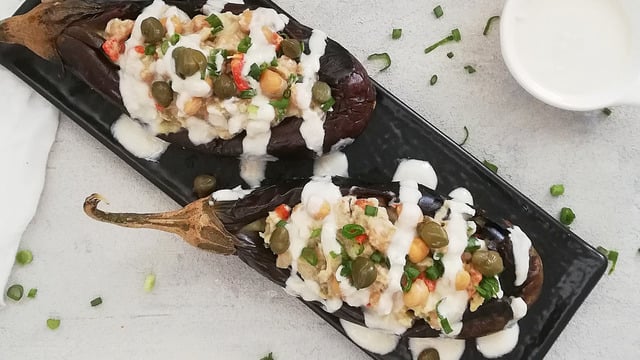 Sunumu da Hoş: Tahinli Köz Patlıcan Mezesi