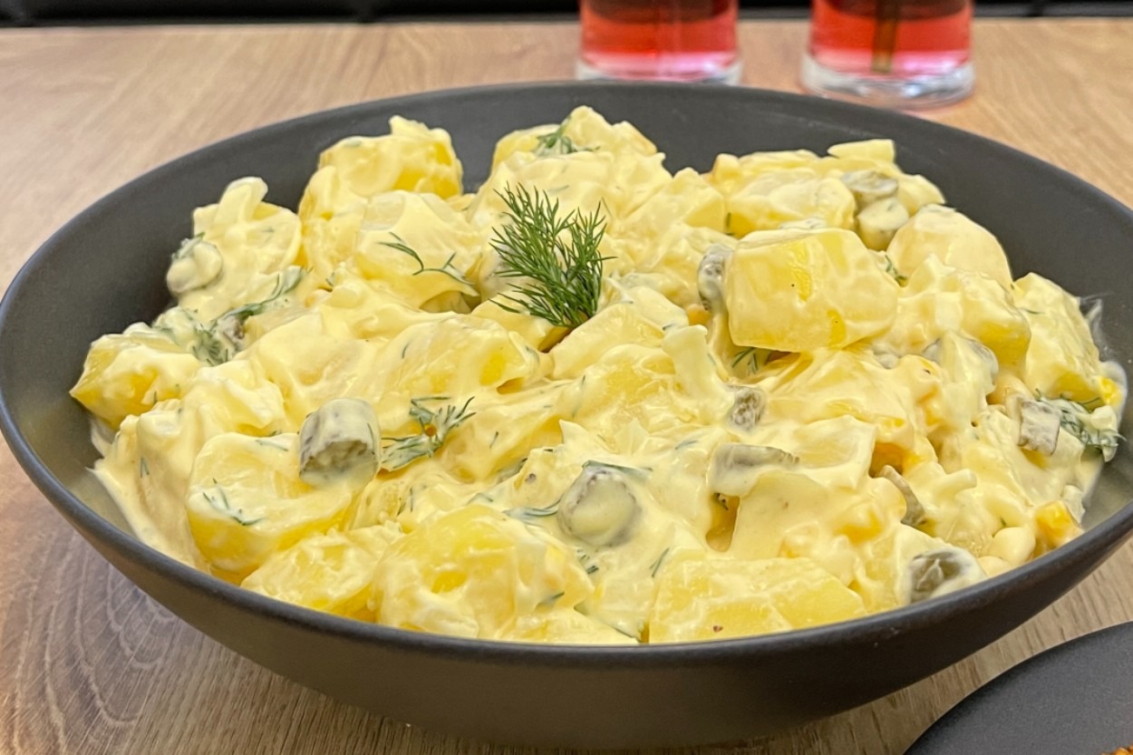 Tadı Damakta Kalır: Hardallı Patates Salatası