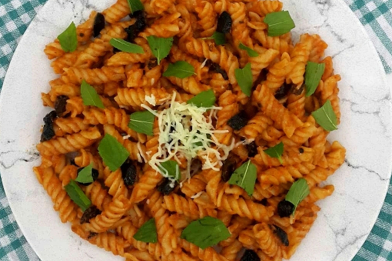 Sosunda Lezzet Var: Kremalı Domates Soslu Makarna