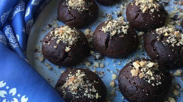Yanına Çay: Brownie Tadında Kurabiye