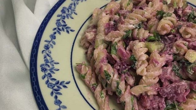 Mor Havuç Desteğiyle: Karnabaharlı Makarna Salatası