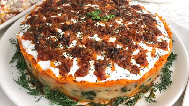 Her Katında Ayrı Lezzet: Soslu Patates Salatası