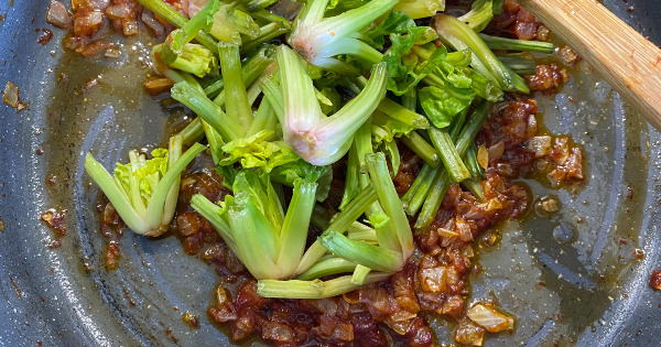 ispanak-basi-yemegi3