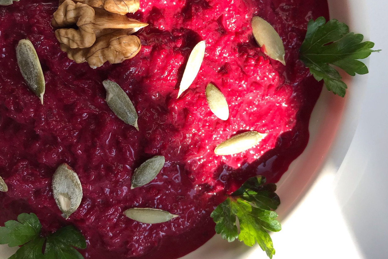 Ekmek Banmalık: Yoğurtlu Pancar Salatası