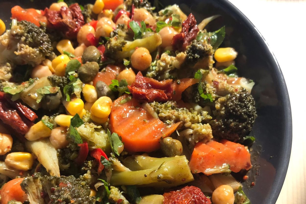 Tek Başına Doyurur: Brokoli Salatası