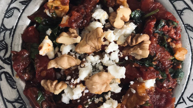 İster Meze, İster Kahvaltılık: Kuru Domates Salatası
