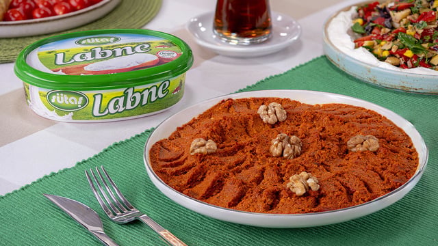 Ekmekleri Kızartın: Labneli Muhammara