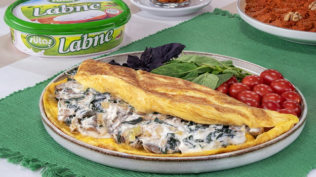 Ana Yemek Gücünde: Labneli ve Sebzeli Omlet