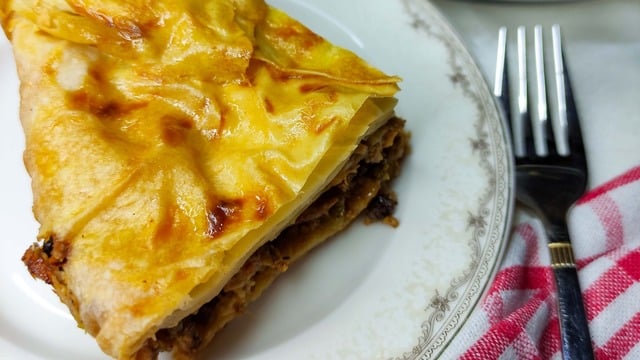 Klasiklerin Dışında: Tavuklu Börek