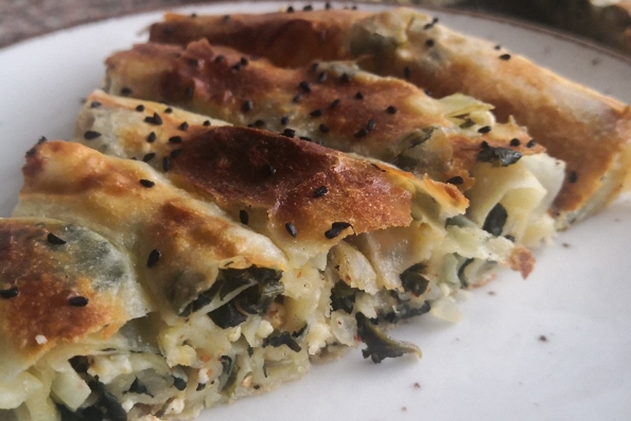 Sandığınızdan Kolay: El Açması Ispanaklı Börek