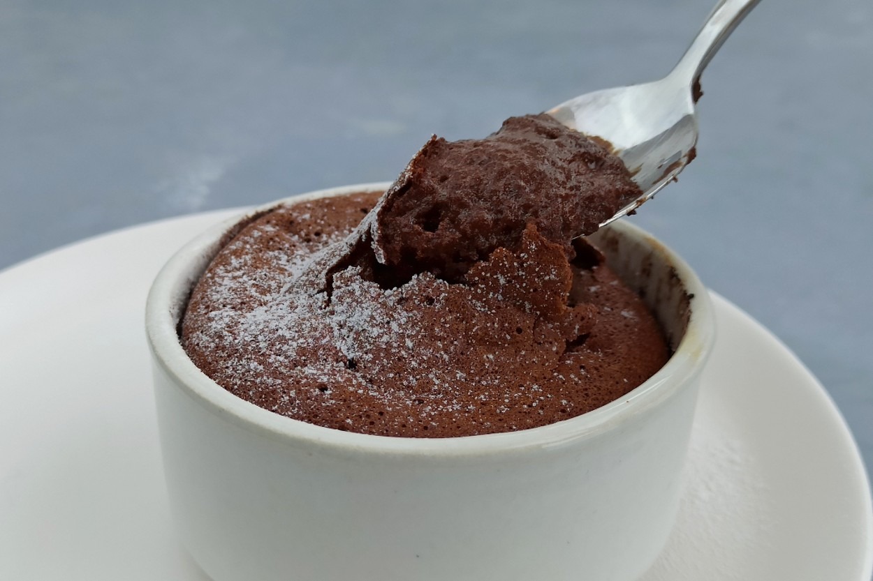 En Kolayı: 10 Dakikada Çikolatalı Sufle