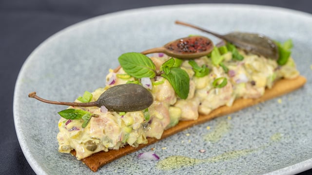 Çıtır Kraker Üstüne: Somon Tartar