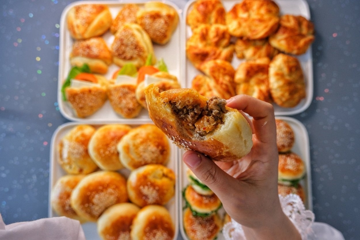 Evde En Kolay Yöntemiyle: Pratik Cheeseburger