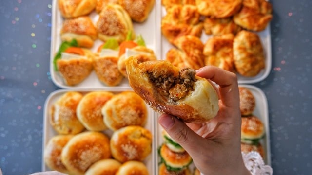 Evde En Kolay Yöntemiyle: Pratik Cheeseburger