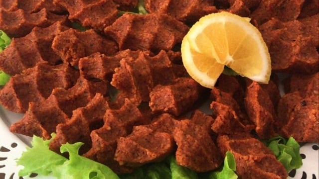 Anlatılmaz Denenir: Tam Ölçülü Çiğ Köfte