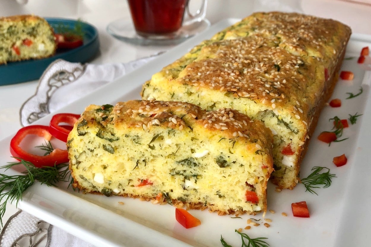 Tek Başına Doyurur: Peynirli Kahvaltı Keki