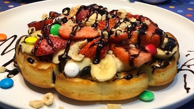 Evde Kolayca Yapılır: Fırında Pratik Waffle
