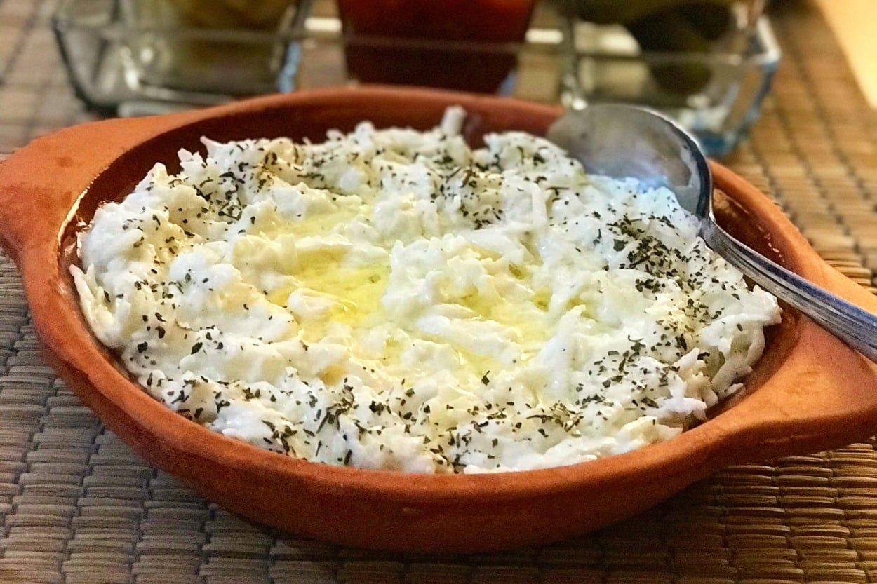 Dünyanın En Kolay Salatası Olmaya Aday: Yoğurtlu Kereviz