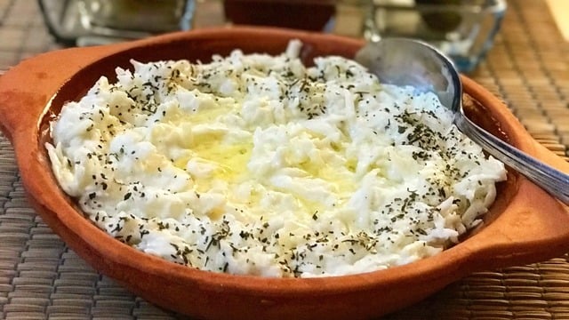 Dünyanın En Kolay Salatası Olmaya Aday: Yoğurtlu Kereviz