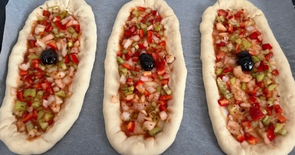 mini-pizza-tarifi-adim-8-chef-necla-aktas