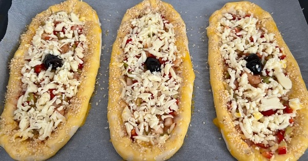mini-pizza-tarifi-adim-9-chef-necla-aktas