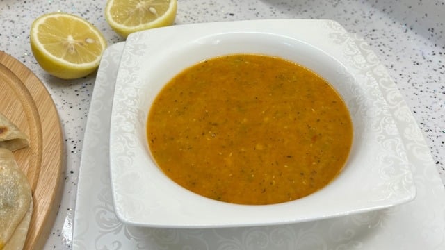 Her Kaşığı Şifa Dolu: Ispanak Kökü Çorbası