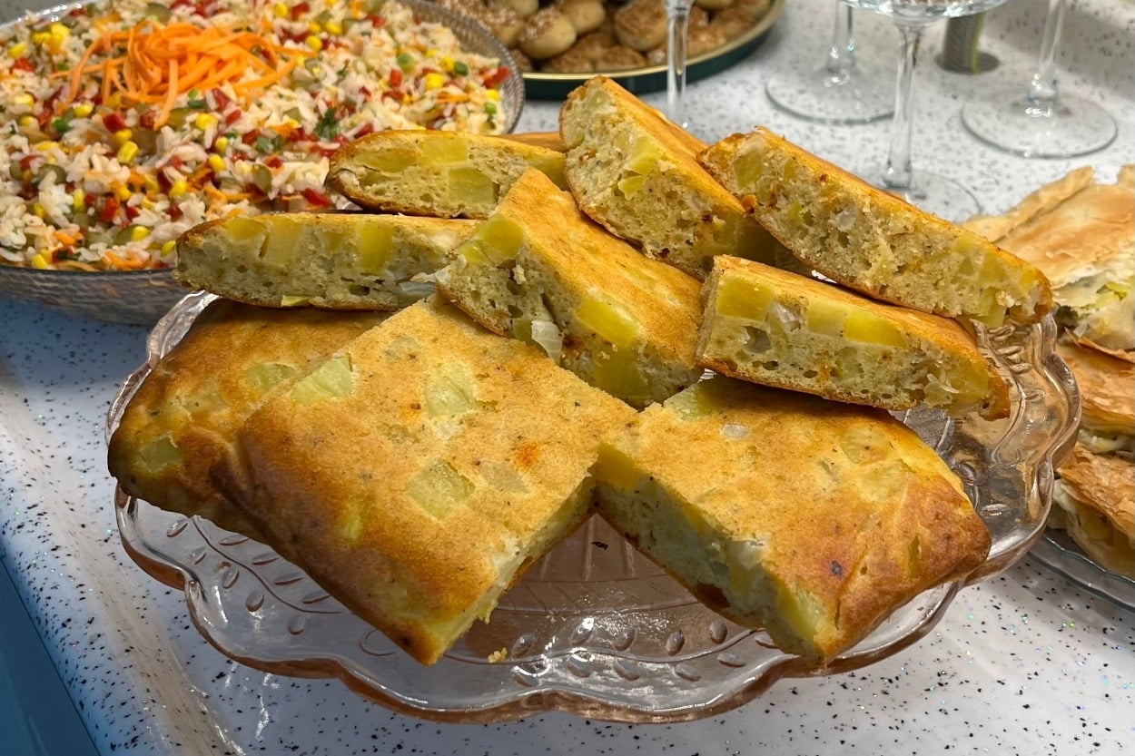 Çay Saatlerinin Aranan Yüzü: Patatesli Soğanlı Kek