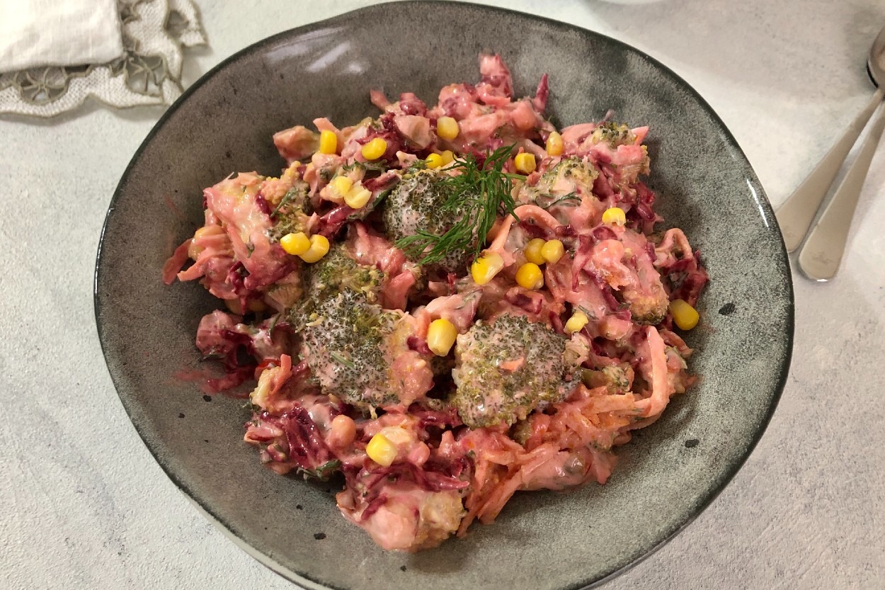 Sağlık Dolu: Yoğurtlu Pancarlı Brokoli Salatası
